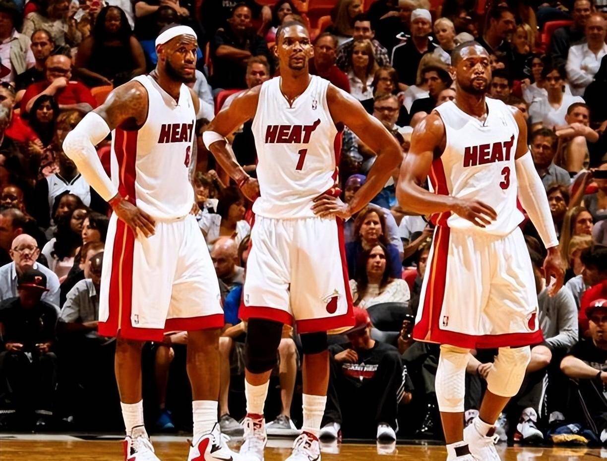 厄德高复出引发阿森纳阵容平衡讨论（厄德高回归令阿森纳阵容均衡成焦点）