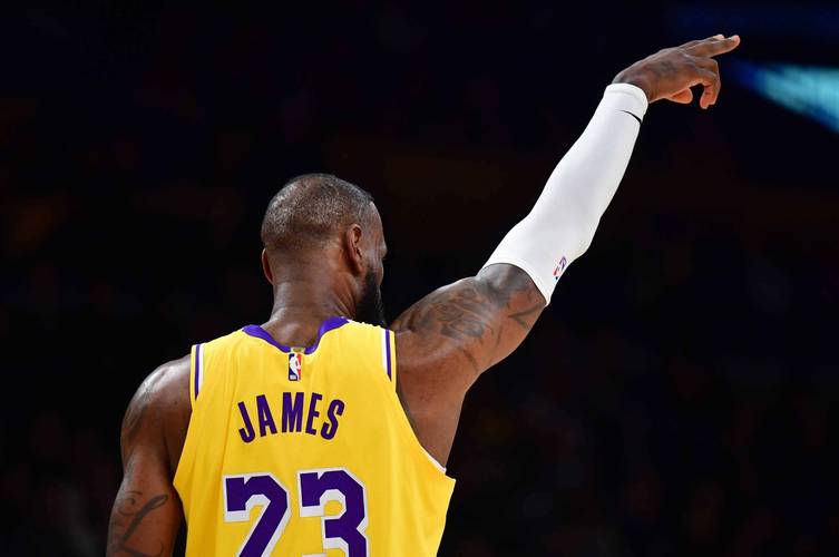 记者：中英青训交流会上对15天7赛进行了反思，会给球员带来风险（记者：中英青训交流会反思“15天7赛”，警示球员风险）