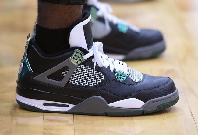 湖人太阳半场战平！詹姆斯15分6失误 东契奇17分5失误 罚球23比6（湖人与太阳半场打成平手：詹姆斯15分但有6次失误，东契奇拿下17分并出现5次失误，罚球比为23比6）