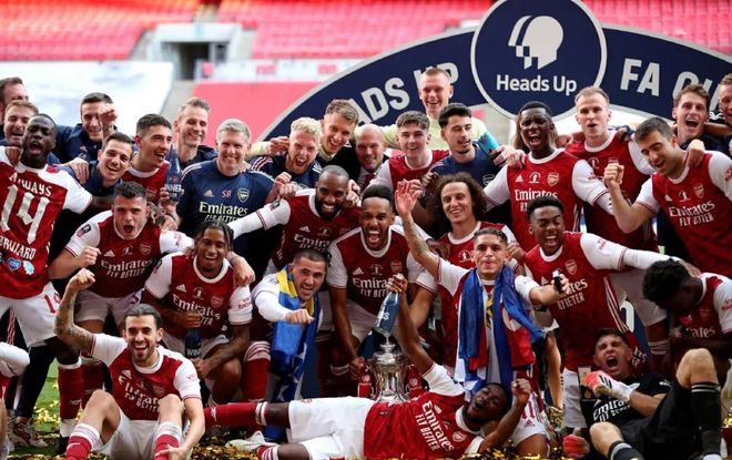 记者：哲凯赖什没参加欧冠赛前最后一练，此前曾感到肌肉不适（记者：因肌肉不适，哲凯赖什缺席欧冠赛前最后一练）