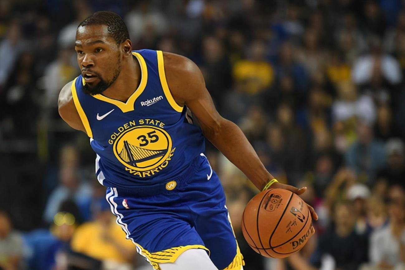 罗马诺：霍尔将在周二进行体检，转会费为2500万+400万英镑（罗马诺：霍尔周二接受体检，转会费2500万英镑+400万附加条款）