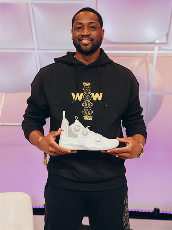 欧冠战报：阿纳别科夫门神难救主，凯拉特0-1奥林匹亚科斯（欧冠快讯：阿纳别科夫神扑难挽败局，凯拉特0-1负奥林匹亚科斯）