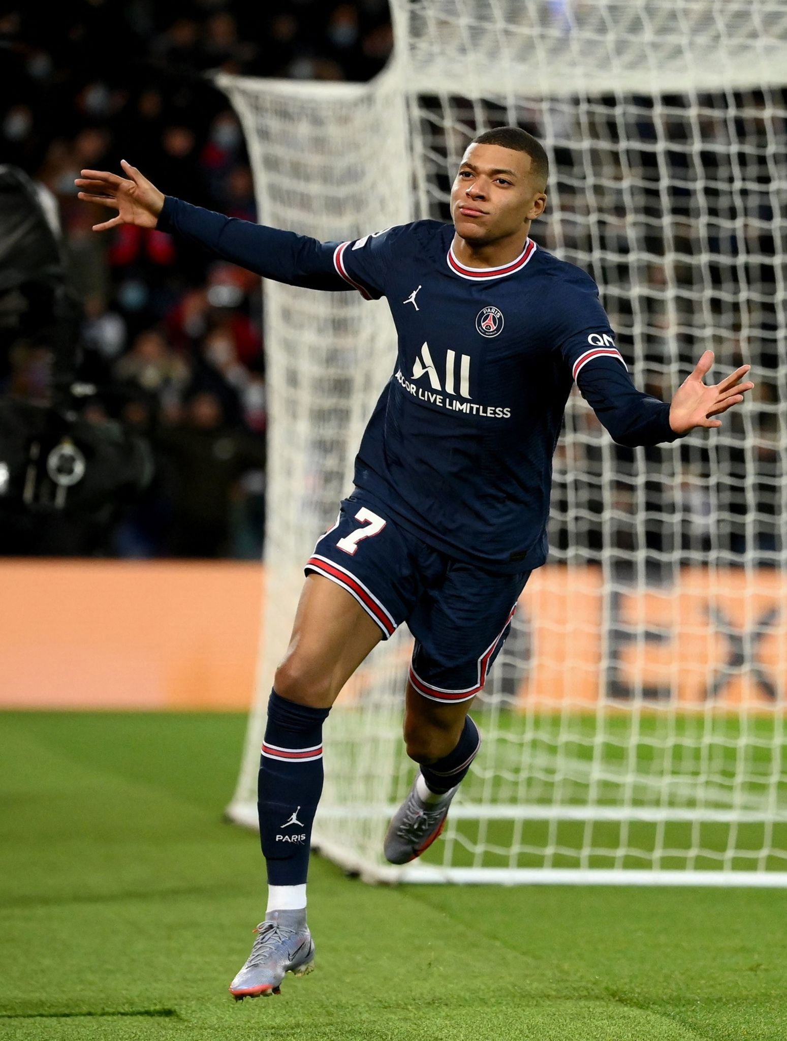 德转列阿森纳+拜仁历史最贵阵容：萨卡、穆西亚拉、凯恩领衔（德转公布阿森纳与拜仁史上最贵阵容：凯恩、萨卡、穆西亚拉领衔）