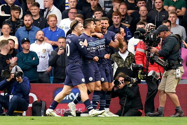 前英超名将佩特雷斯库患神秘疾病暴瘦30公斤尝试中药治疗（英超昔日名将佩特雷斯库罹不明疾病，骤瘦30公斤求助中医治疗）