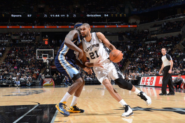 较上劲了！东契奇造犯规两罚全中 杜兰特妙传亚当斯+干拔三分回应（对飙升级！东契奇造犯规两罚命中，杜兰特妙传亚当斯再飙干拔三分回敬）