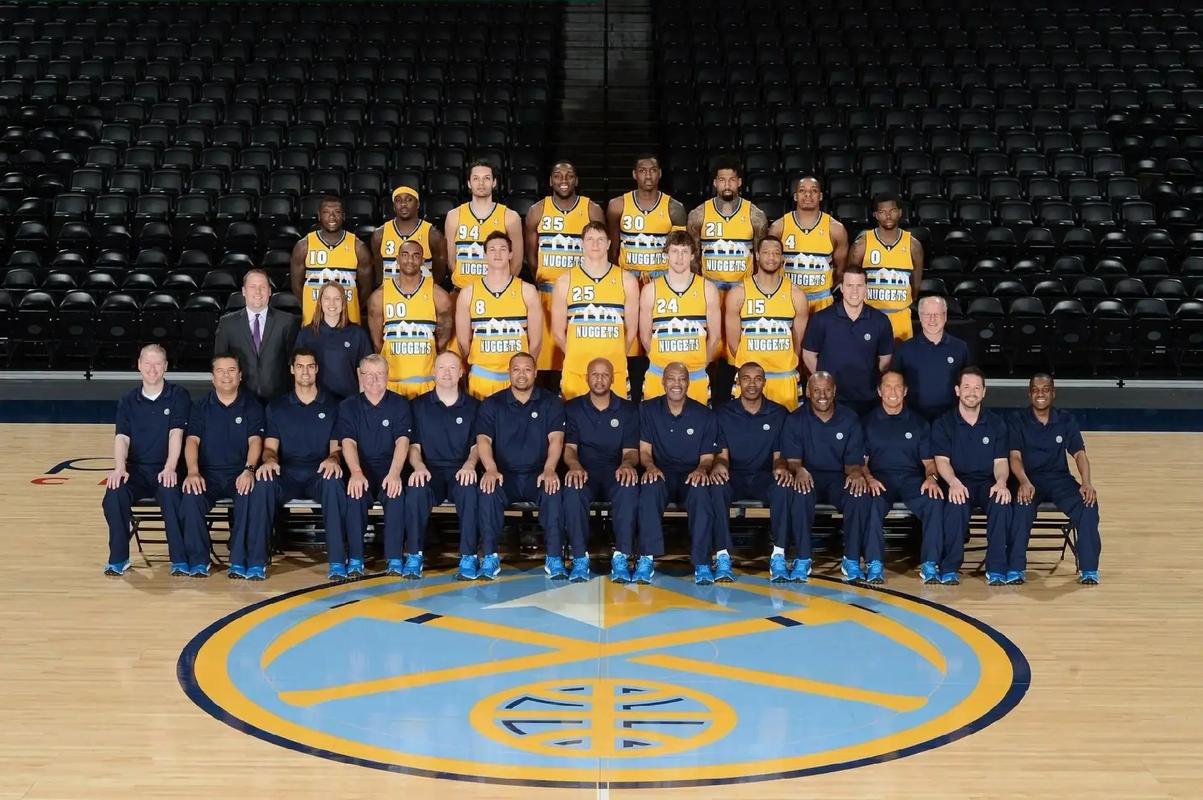 环足奖最佳中东球员候选：C罗领衔，本泽马、坎特在列（环球足球奖中东最佳球员候选出炉：C罗领衔，本泽马、坎特入选）