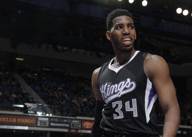 快船首节8次失误&三分5中1，可依然领先灰熊2分（尽管首节送出8次失误、三分仅5投1中，快船仍以2分领先灰熊）