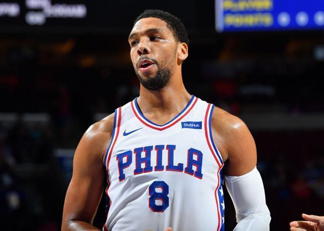 队友为他让球点，暖心瞬间（队友把点球机会让给他，暖心一幕）