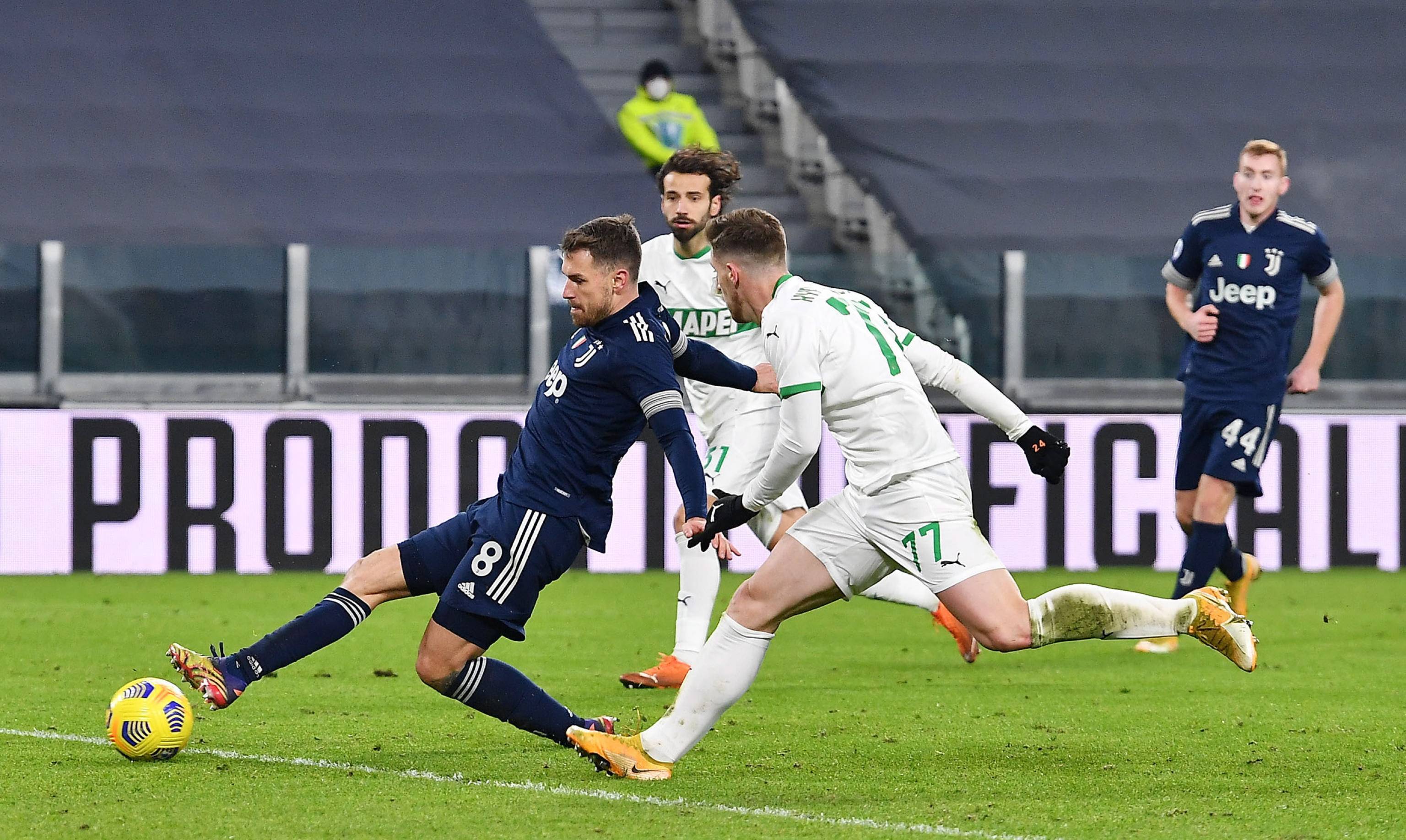 德转列总身价最高球队排名：皇马13.8亿欧居首，阿森纳第二（德转公布球队总身价榜：皇马13.8亿欧登顶，阿森纳位列第二）