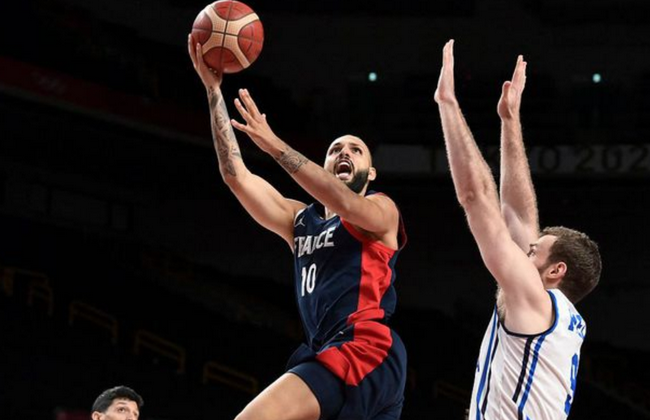 亚当·沃顿希望加盟有欧冠资格的新球队。（亚当·沃顿有意转会至具备欧冠资格的新东家）