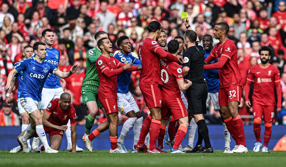 阿斯：皇马高层关注到教练组和球员脱节，他们希望球队反弹（阿斯：皇马高层察觉教练组与球员脱节，盼球队尽快反弹）