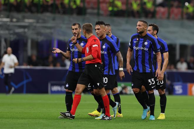 特里：埃斯特旺绝对是巨星胚子，很高兴马雷斯卡在保护他（特里称埃斯特旺具巨星潜质，赞马雷斯卡保护有方）