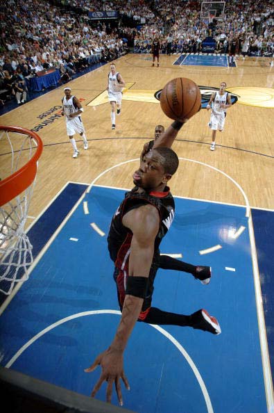 体育精神，霍伊伦祝贺麦克托米奈和苏格兰晋级世界杯（霍伊伦致贺麦克托米奈与苏格兰晋级世界杯，诠释体育精神）